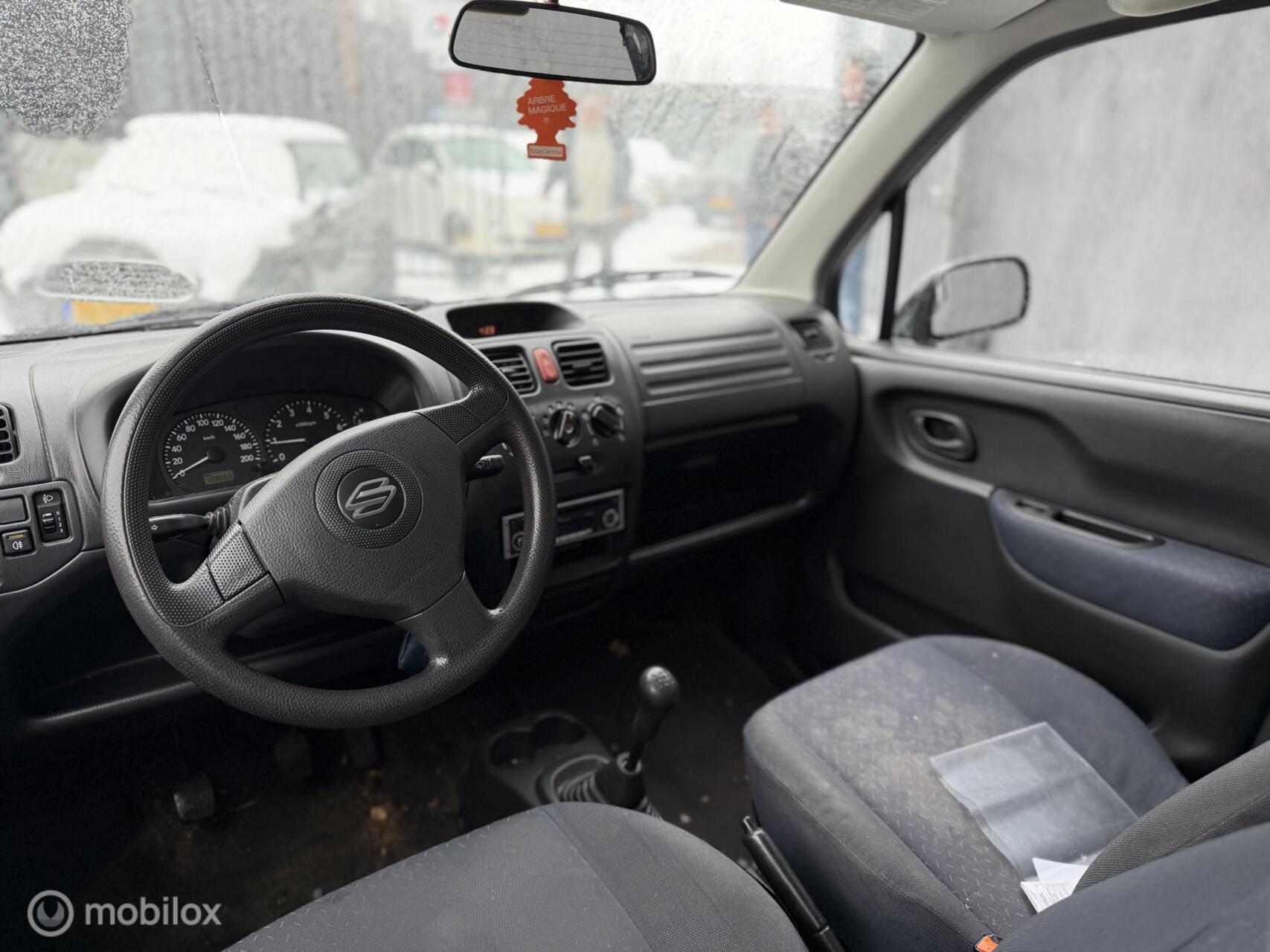 Foto van Suzuki Wagon R