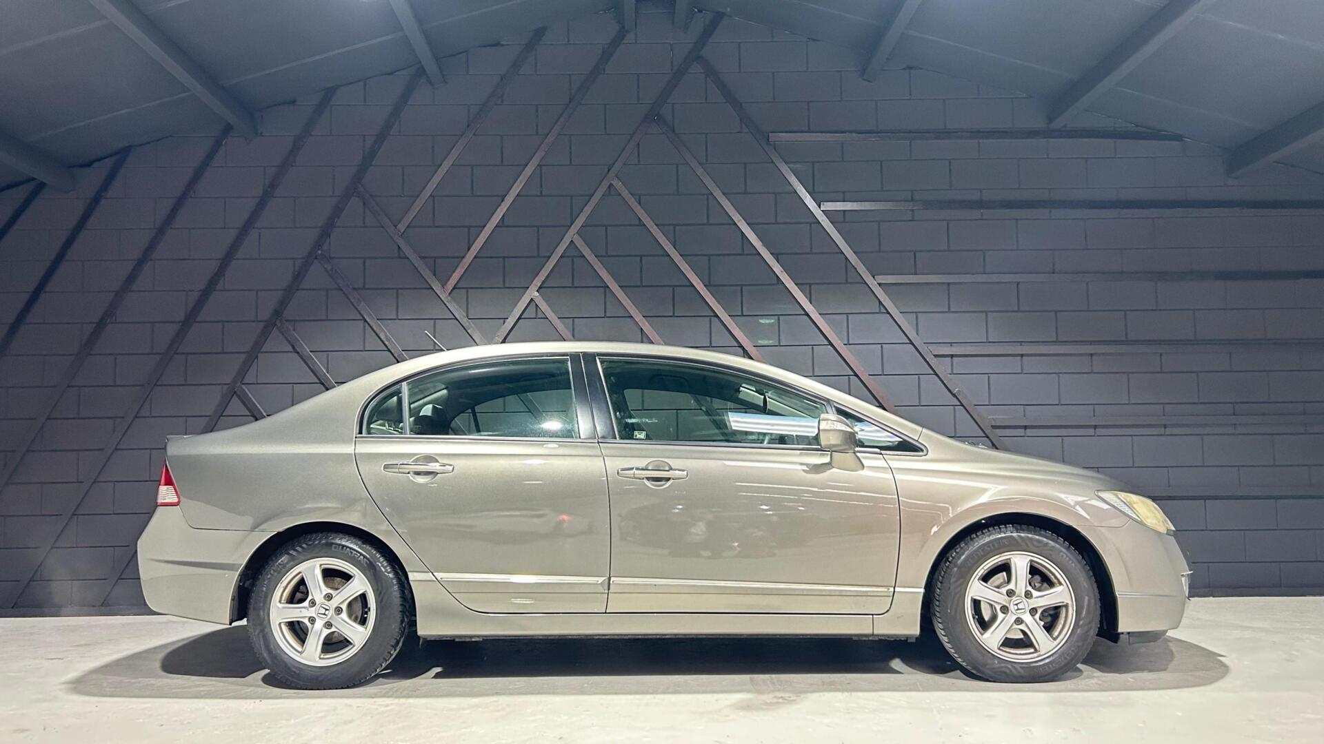Foto van Honda Civic 4dr Hybrid
