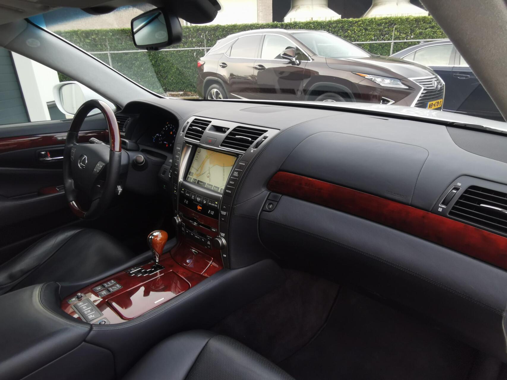 Foto van Lexus Lexus Ls600h