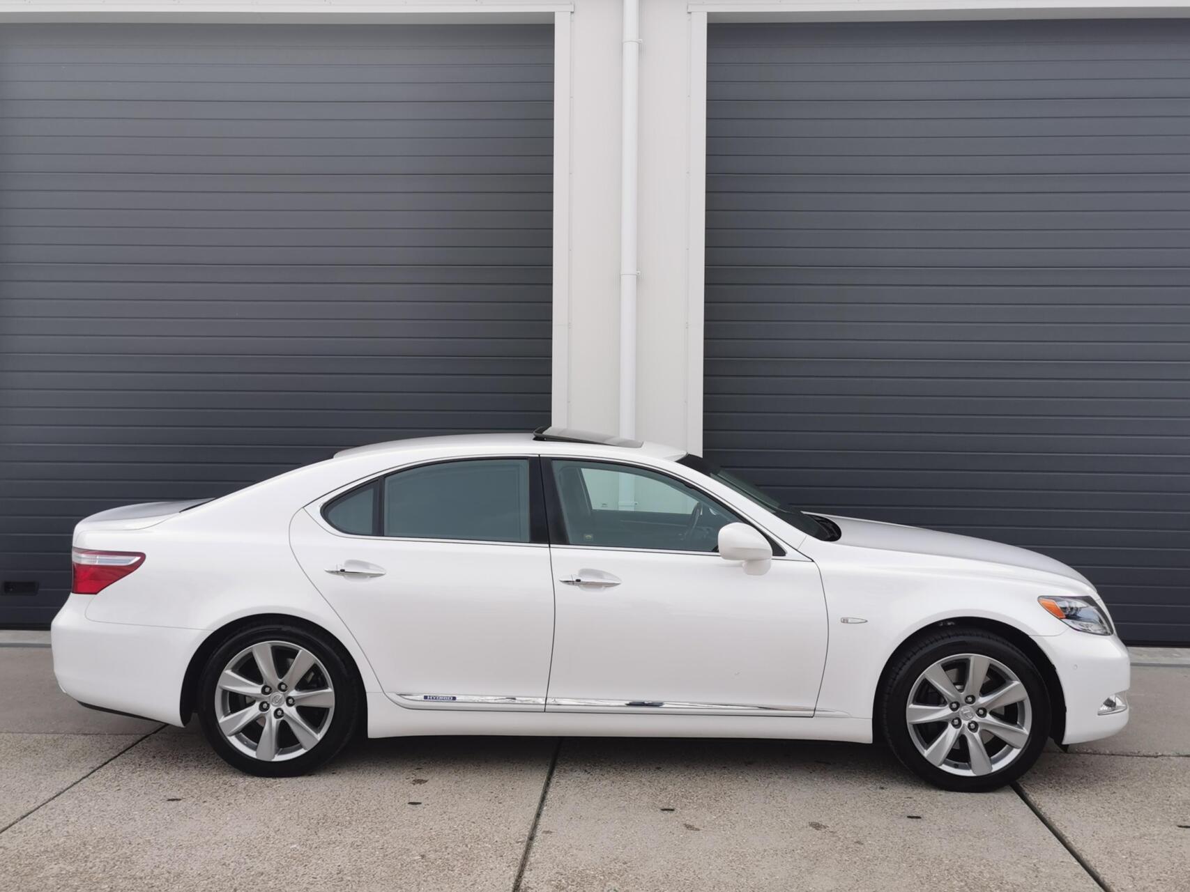 Foto van Lexus Lexus Ls600h