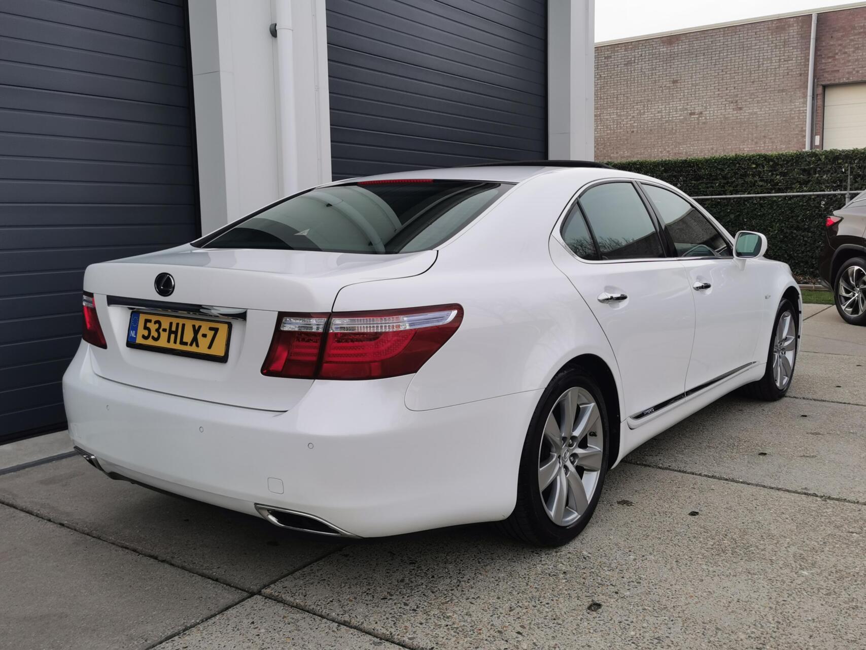 Foto van Lexus Lexus Ls600h
