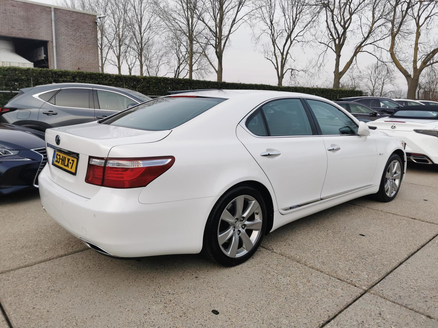Foto van Lexus Lexus Ls600h