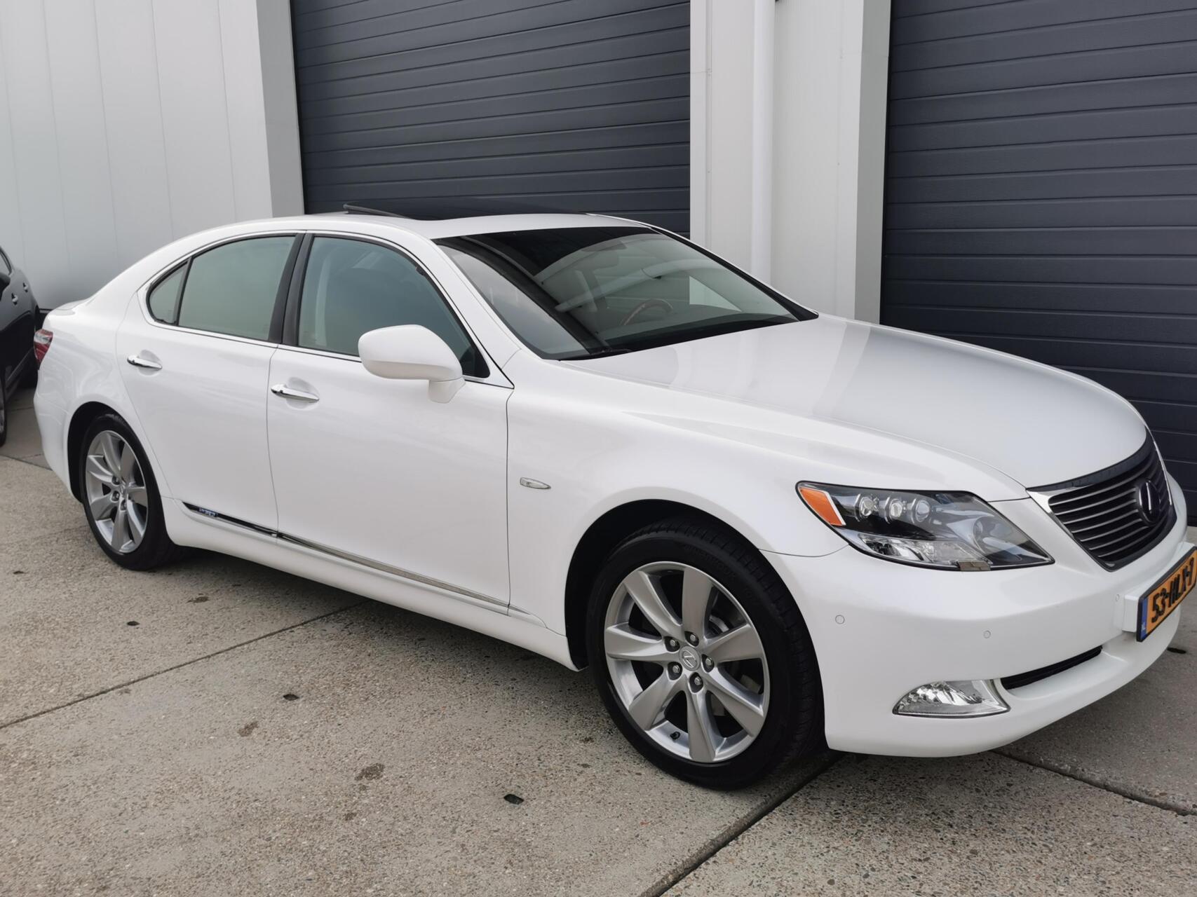 Foto van Lexus Lexus Ls600h