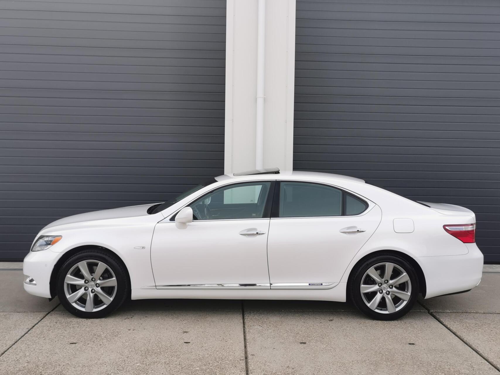 Foto van Lexus Lexus Ls600h