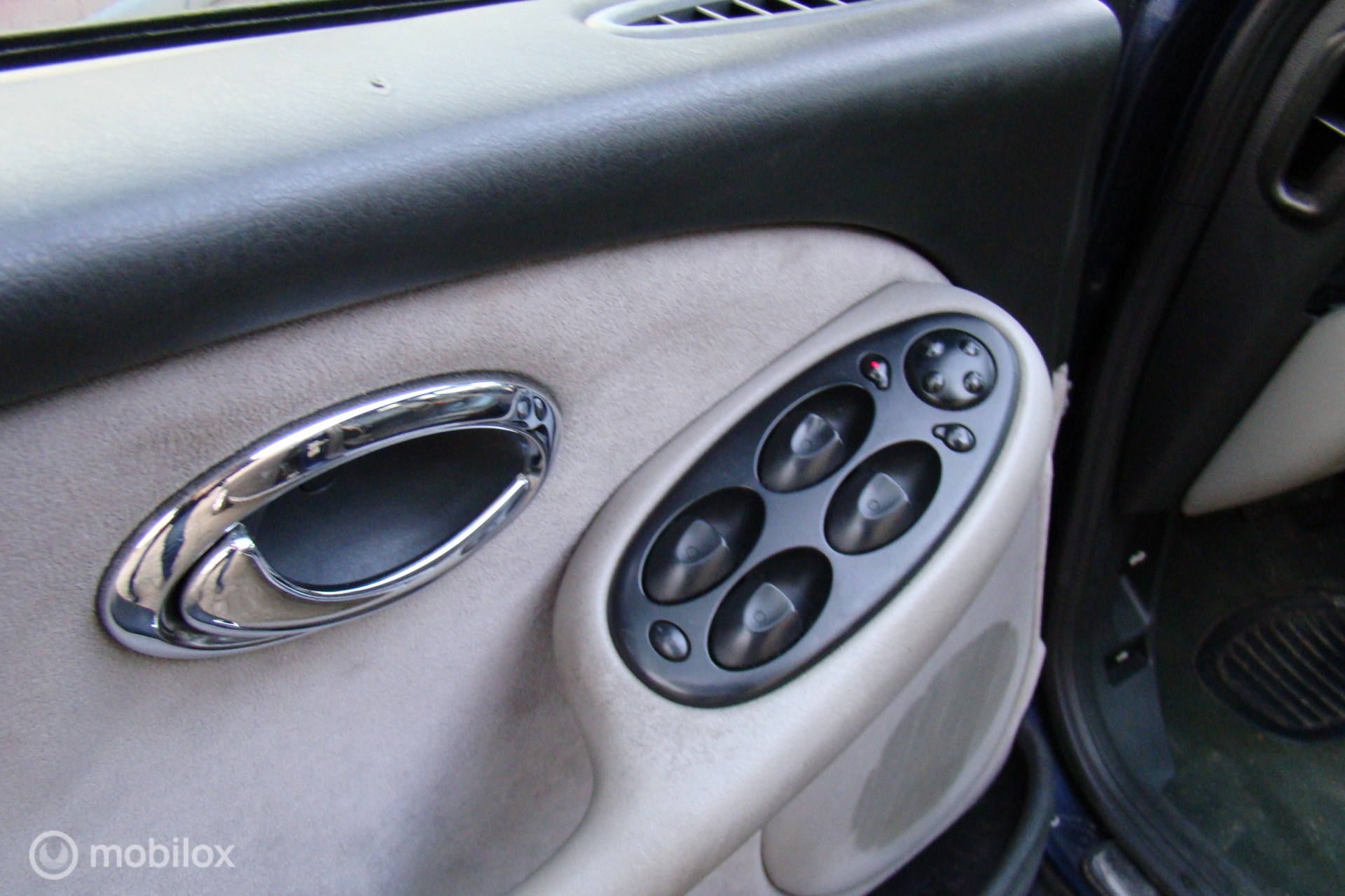 Foto van Rover 75