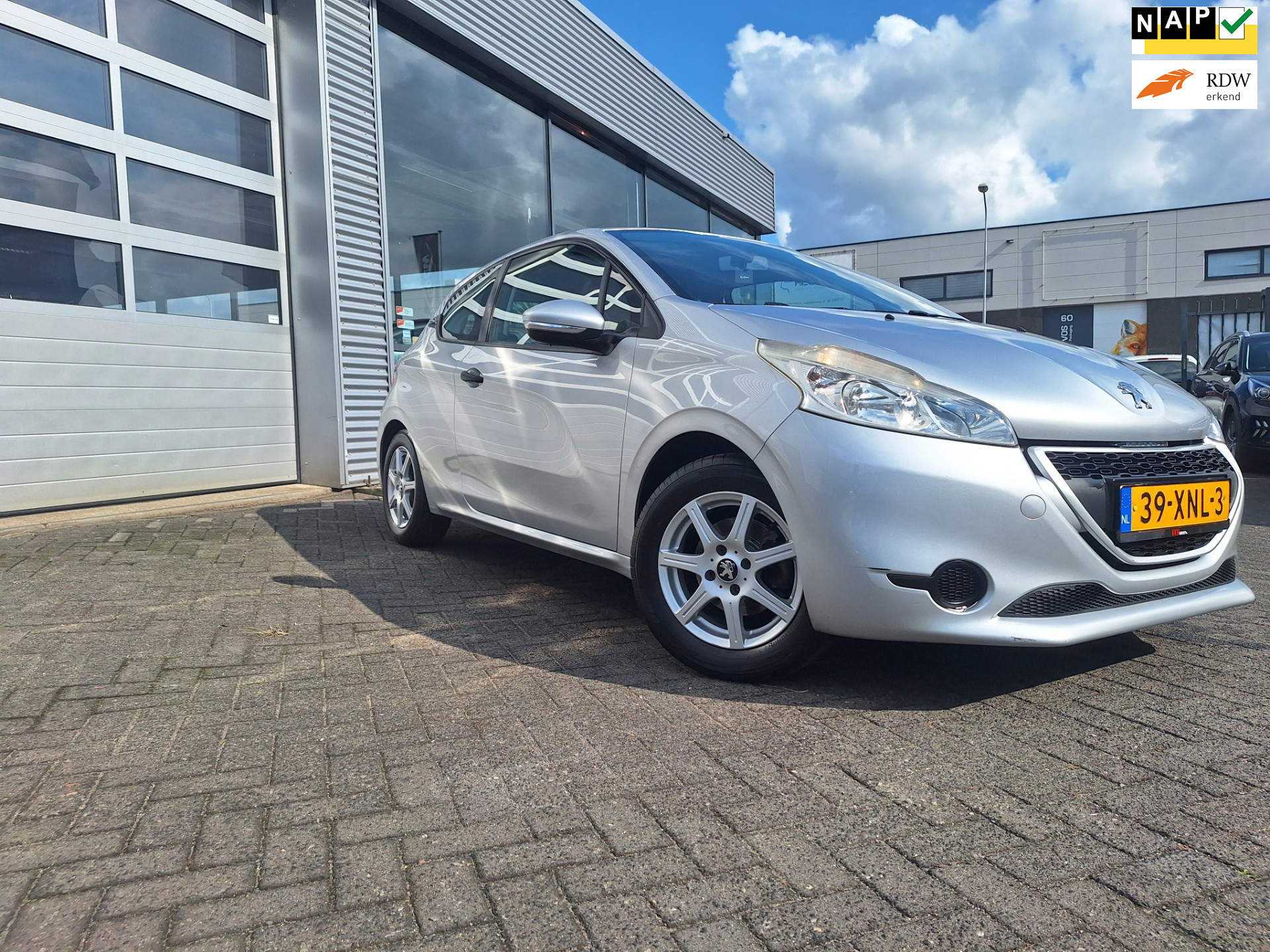 Peugeot 208 1.4 VTi Access*Airco*Cruise*Lm Velgen*Pdc*Trekhaak*Enz* 2012 - voorkant