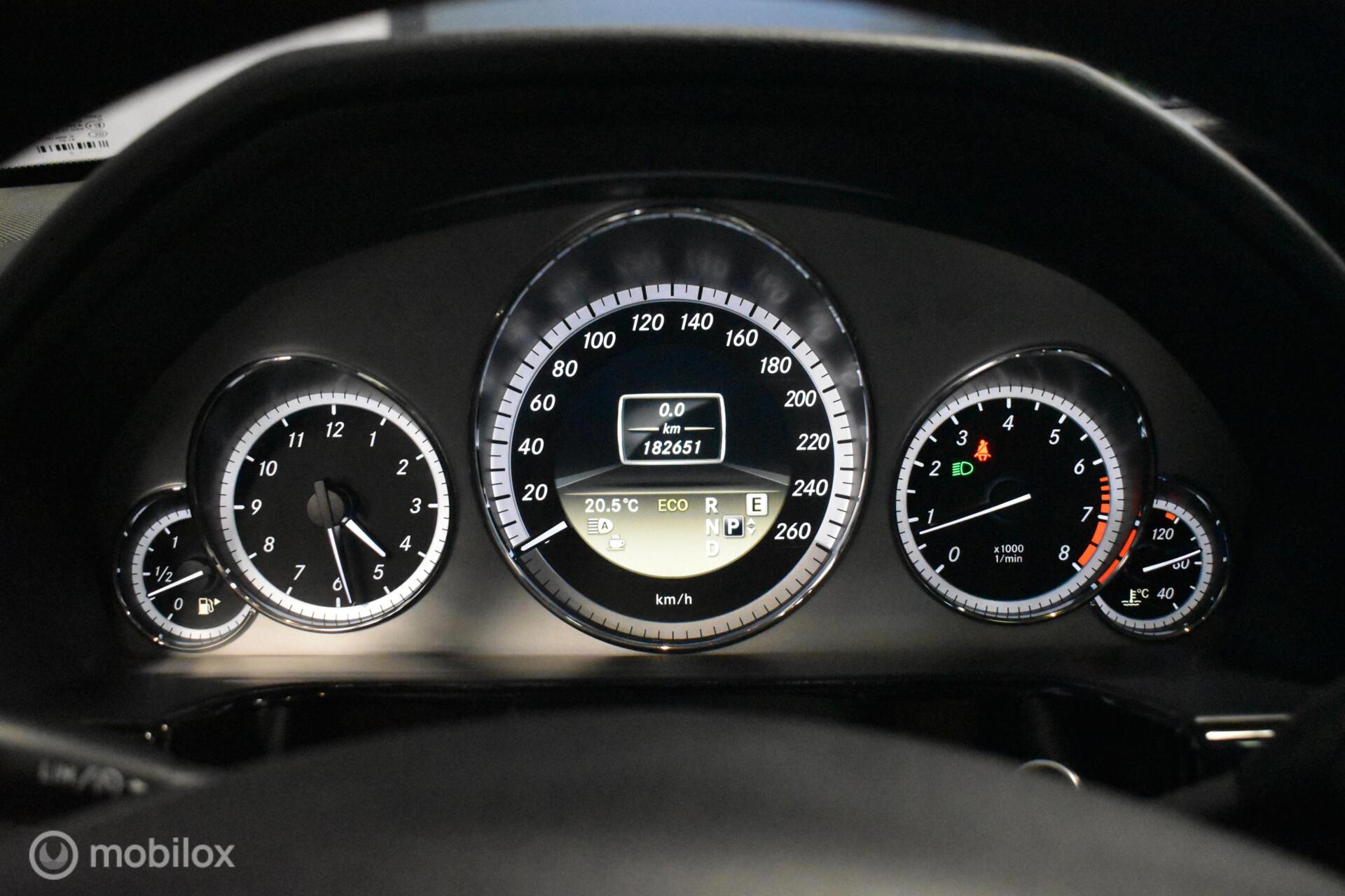 Foto van Mercedes-Benz E 200