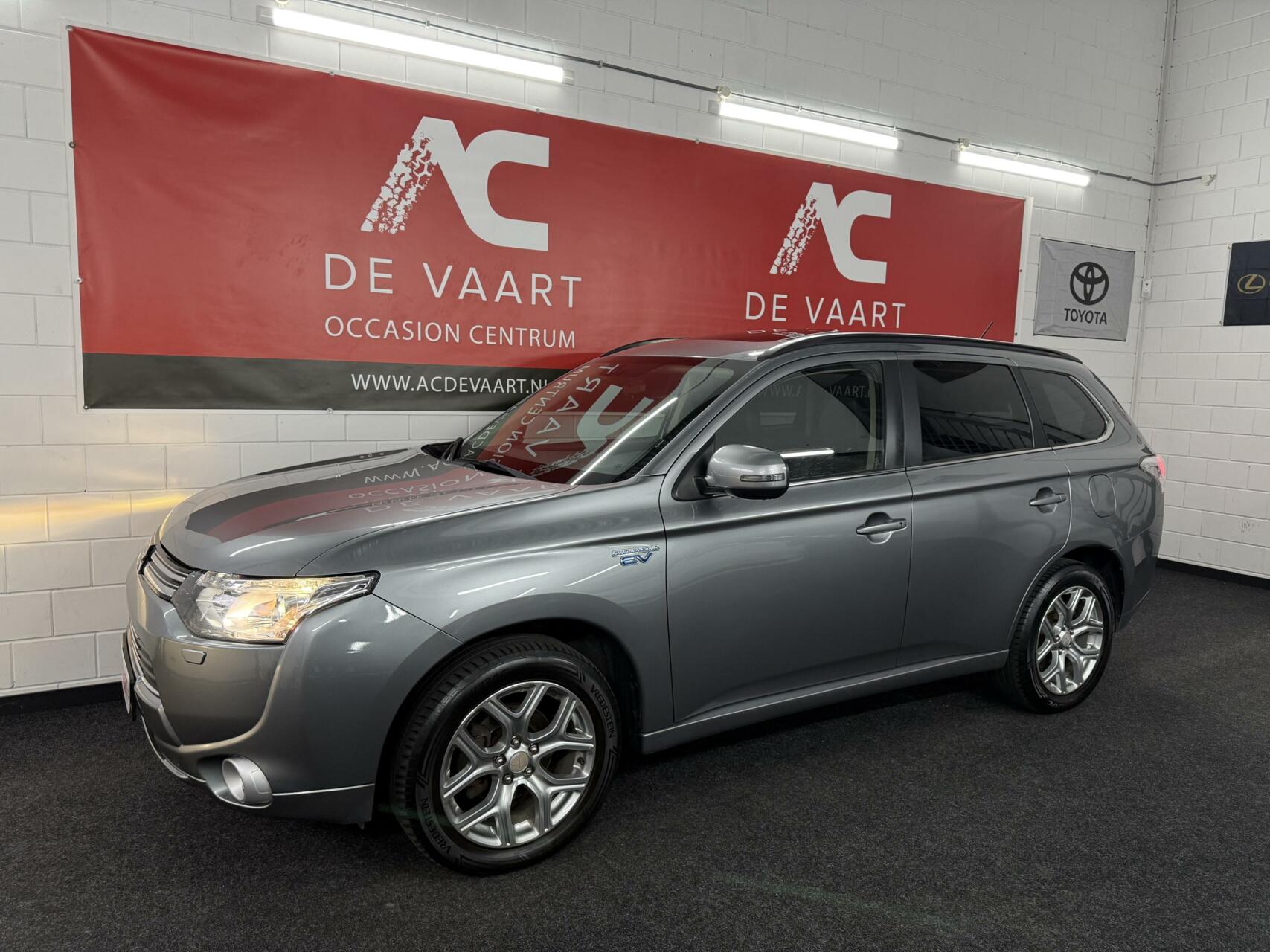 Mitsubishi Outlander 2.0 PHEV Instyle - VERKOCHT! 2013 - voorkant