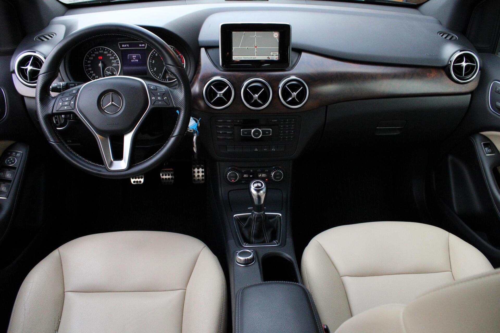 Foto van Mercedes-Benz B 180