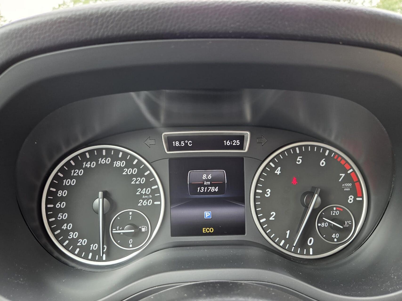 Foto van Mercedes-Benz B 180