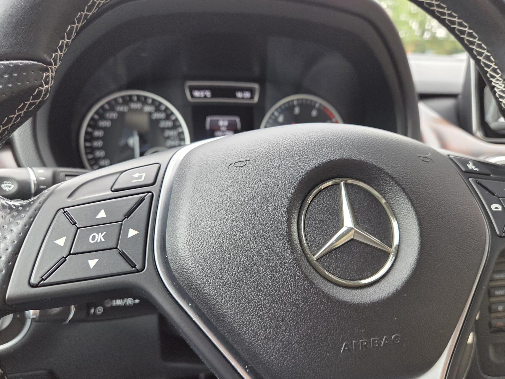 Foto van Mercedes-Benz B 180