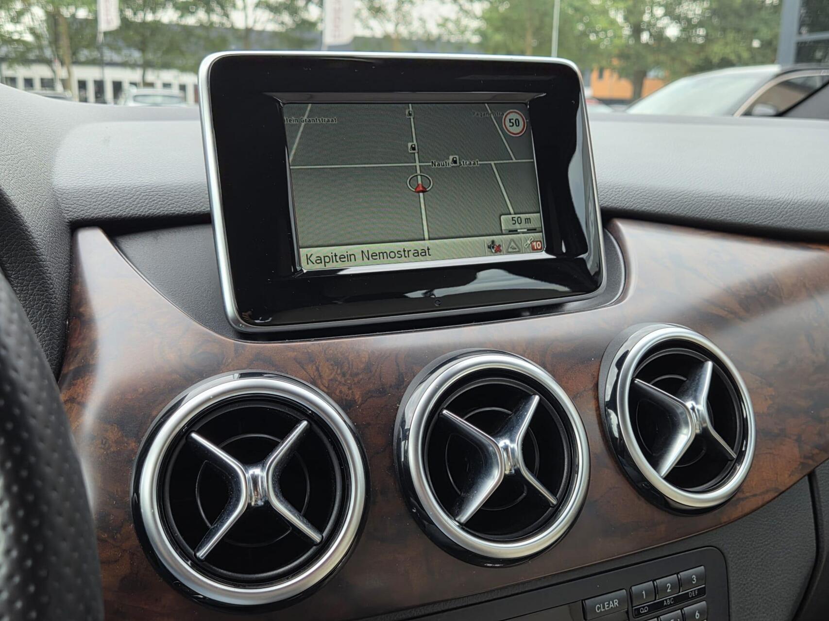 Foto van Mercedes-Benz B 180