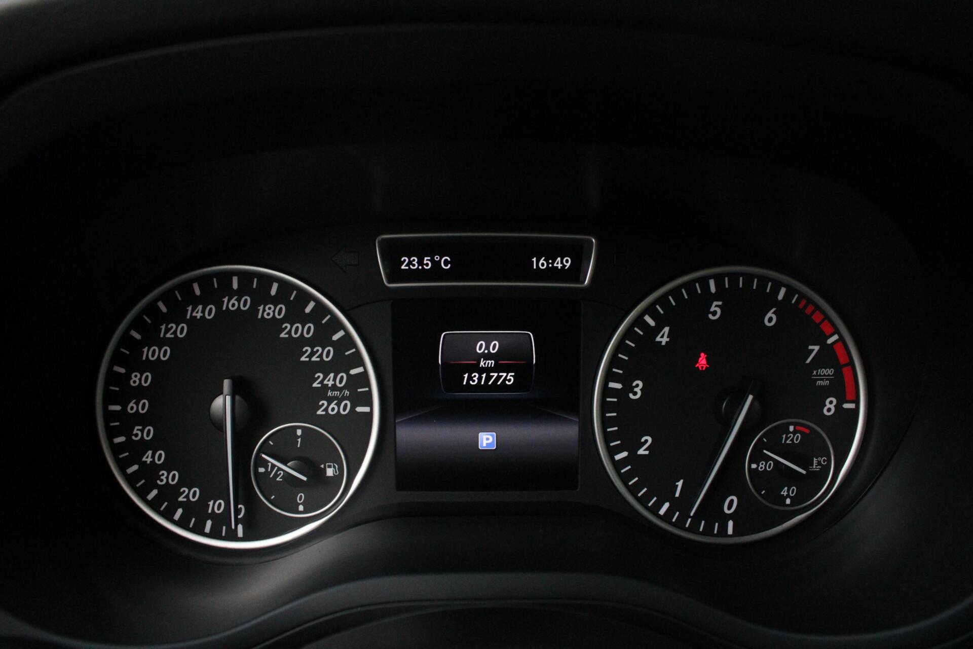 Foto van Mercedes-Benz B 180