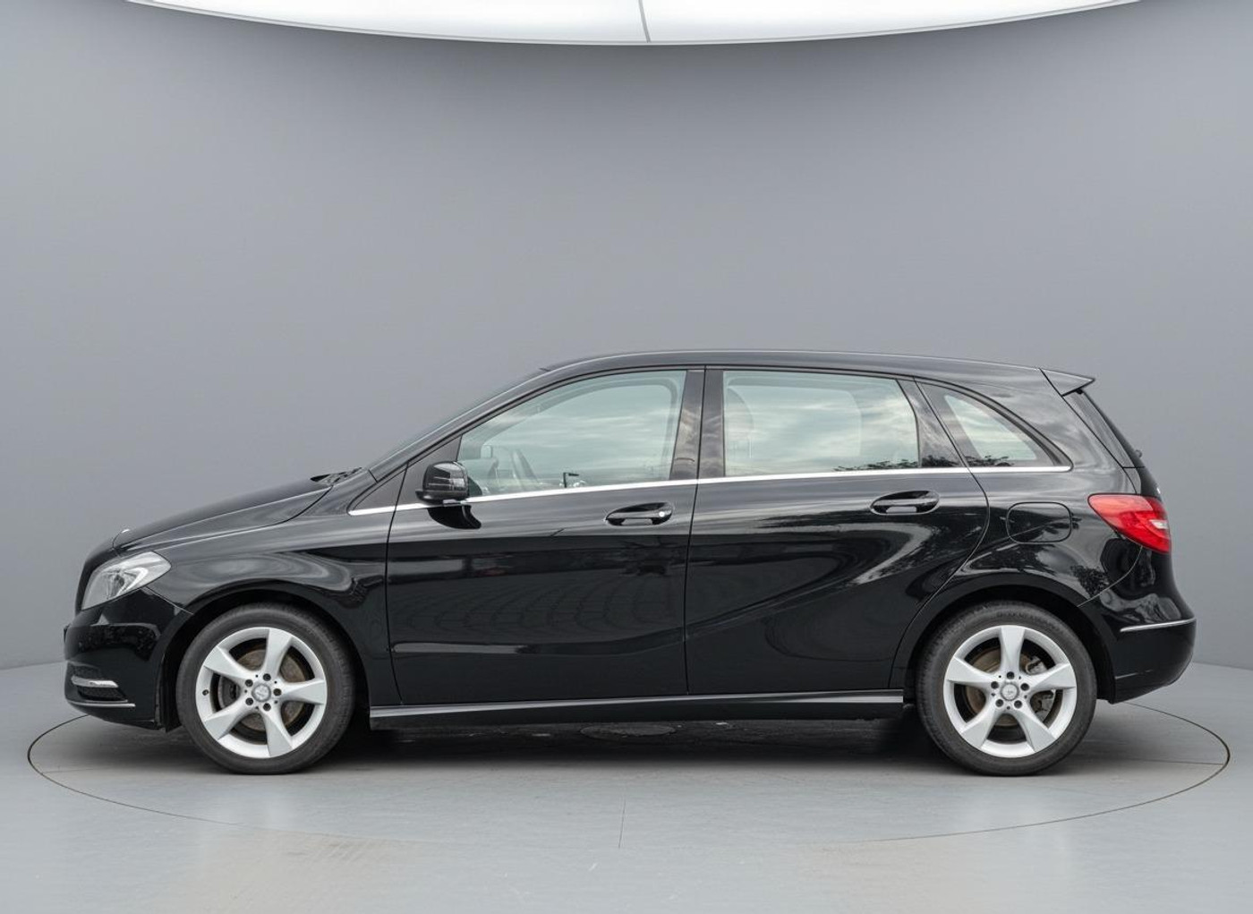 Foto van Mercedes-Benz B 180