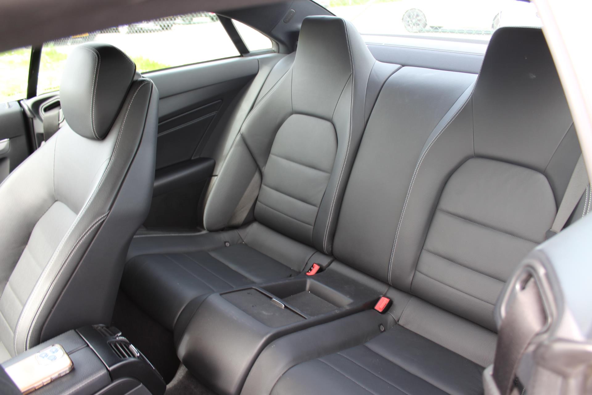 Foto van Mercedes-Benz E 200
