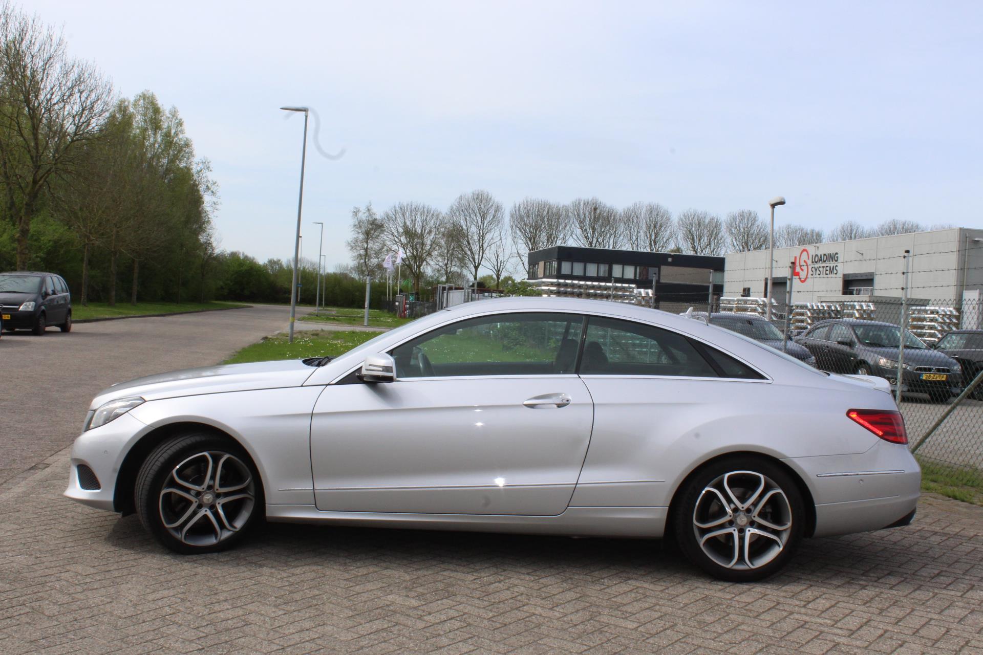 Foto van Mercedes-Benz E 200