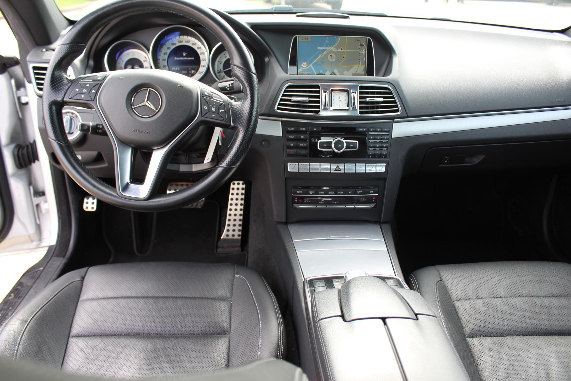 Foto van Mercedes-Benz E 200