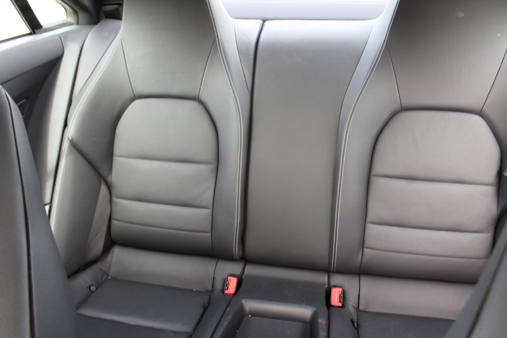 Foto van Mercedes-Benz E 200