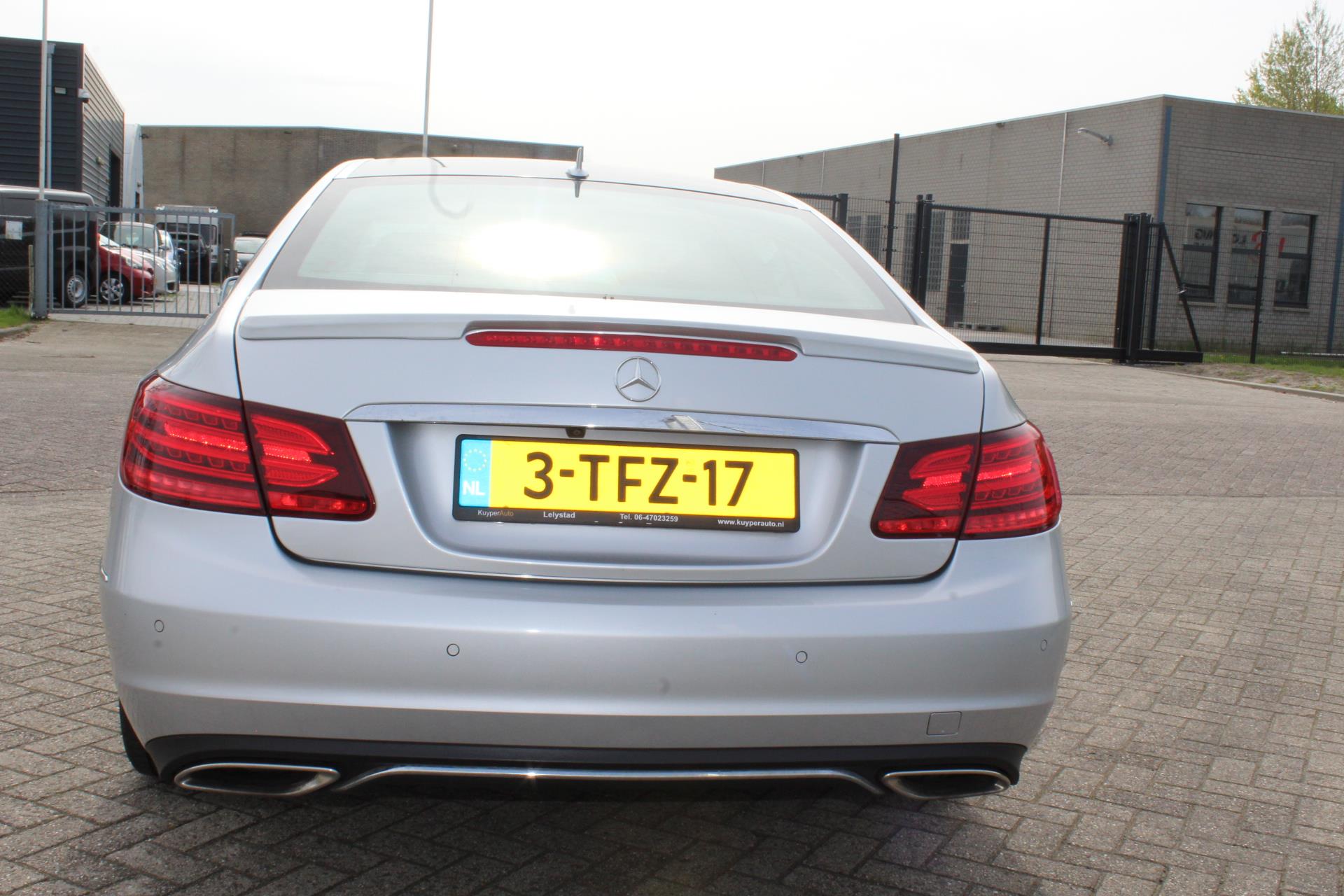 Foto van Mercedes-Benz E 200