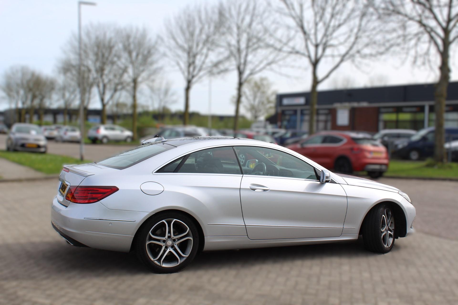 Foto van Mercedes-Benz E 200