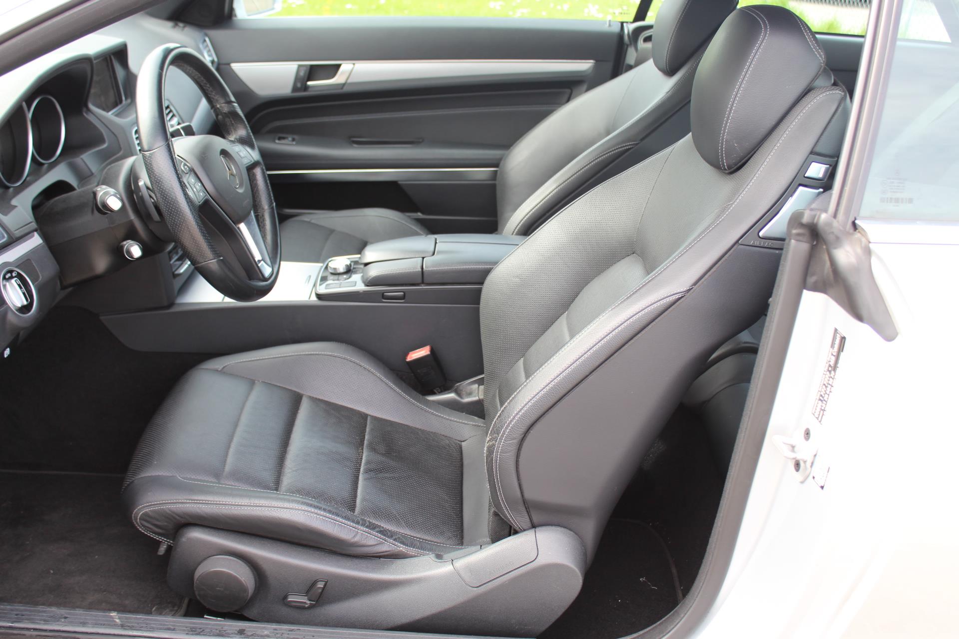 Foto van Mercedes-Benz E 200