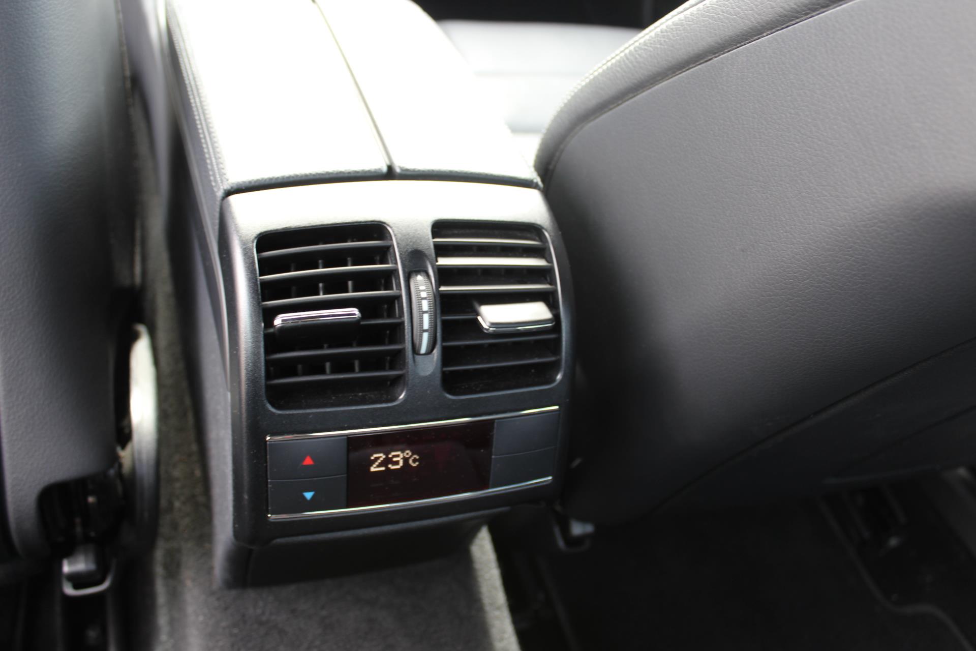 Foto van Mercedes-Benz E 200