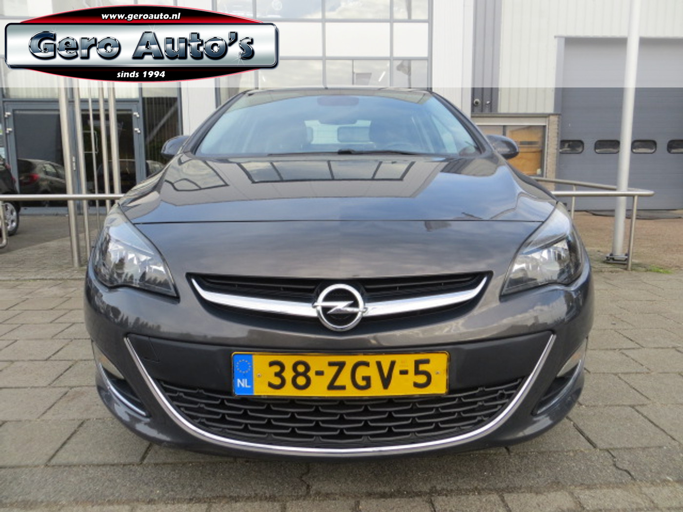 Foto van Opel Astra Notchback