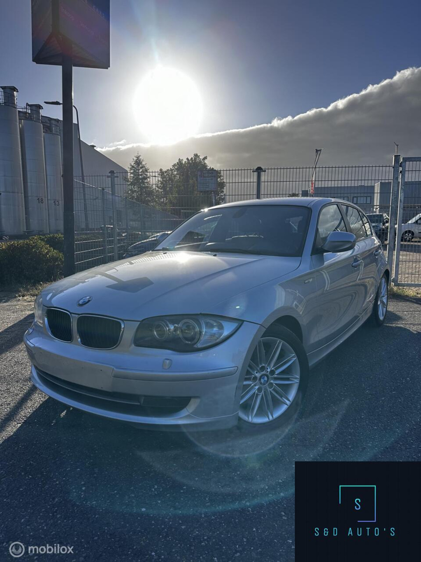 BMW 1-serie 118i EffDyn.BnsL.UEd 2011 - voorkant