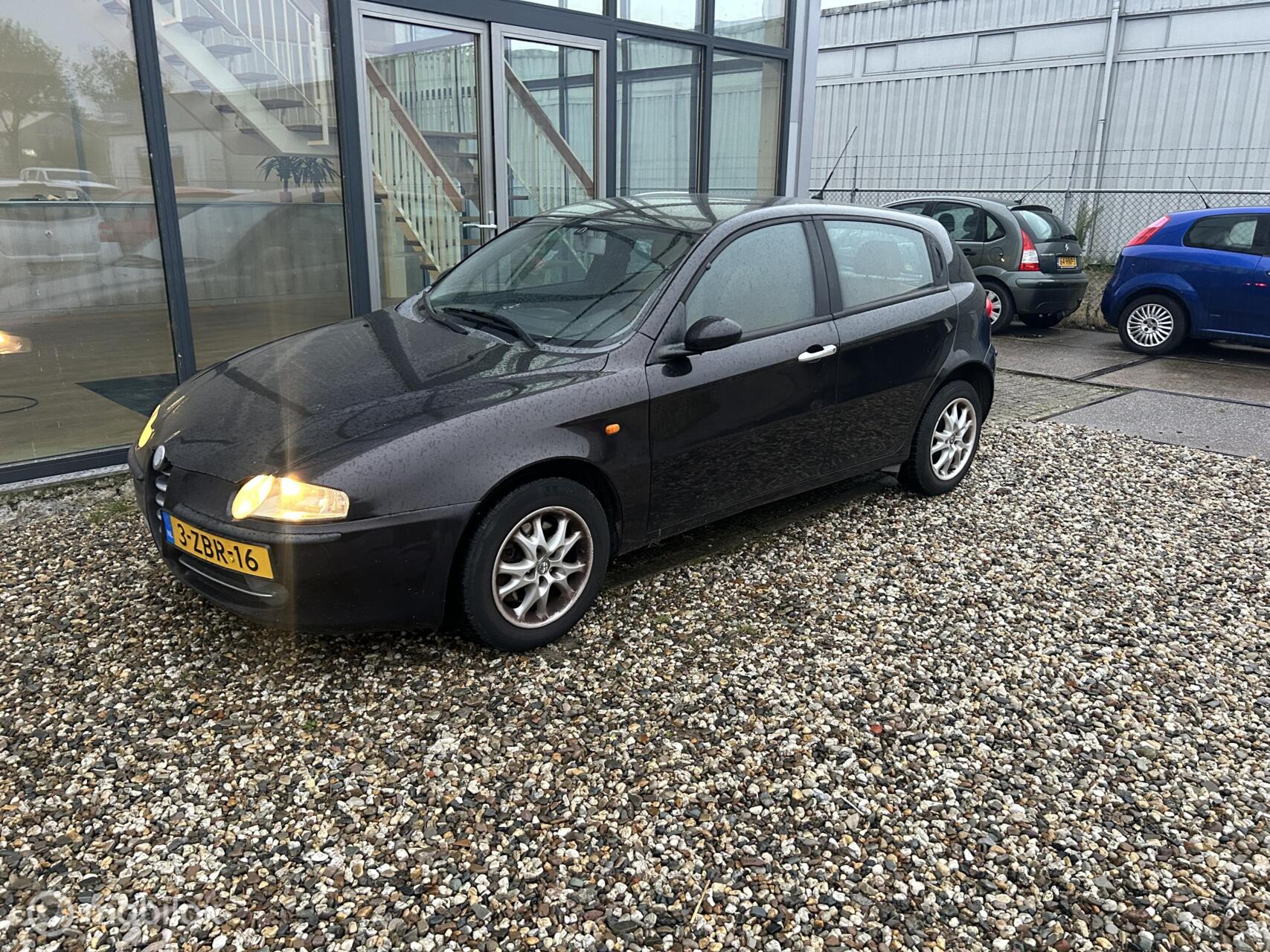 Alfa Romeo 147 1.6 T.Spark Veloce Distinctive 2002 - voorkant