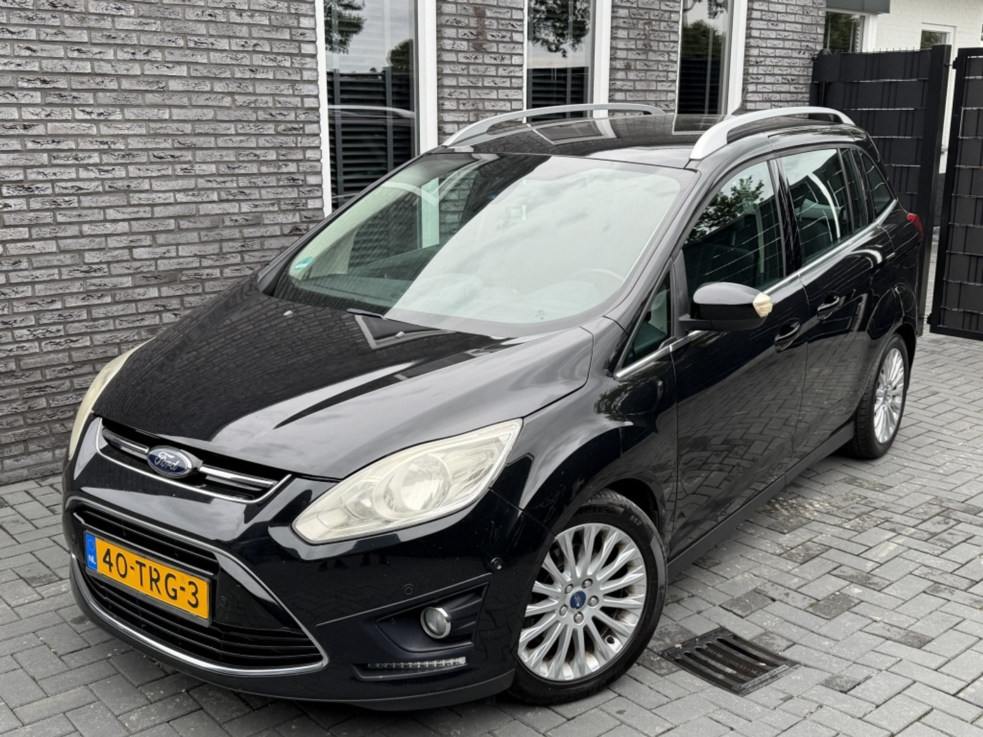 Ford Grand C-max 1.6 Eco. Lease Titanium|. CAMERA| CLIMA| CRUISE| NAP 2012 - voorkant
