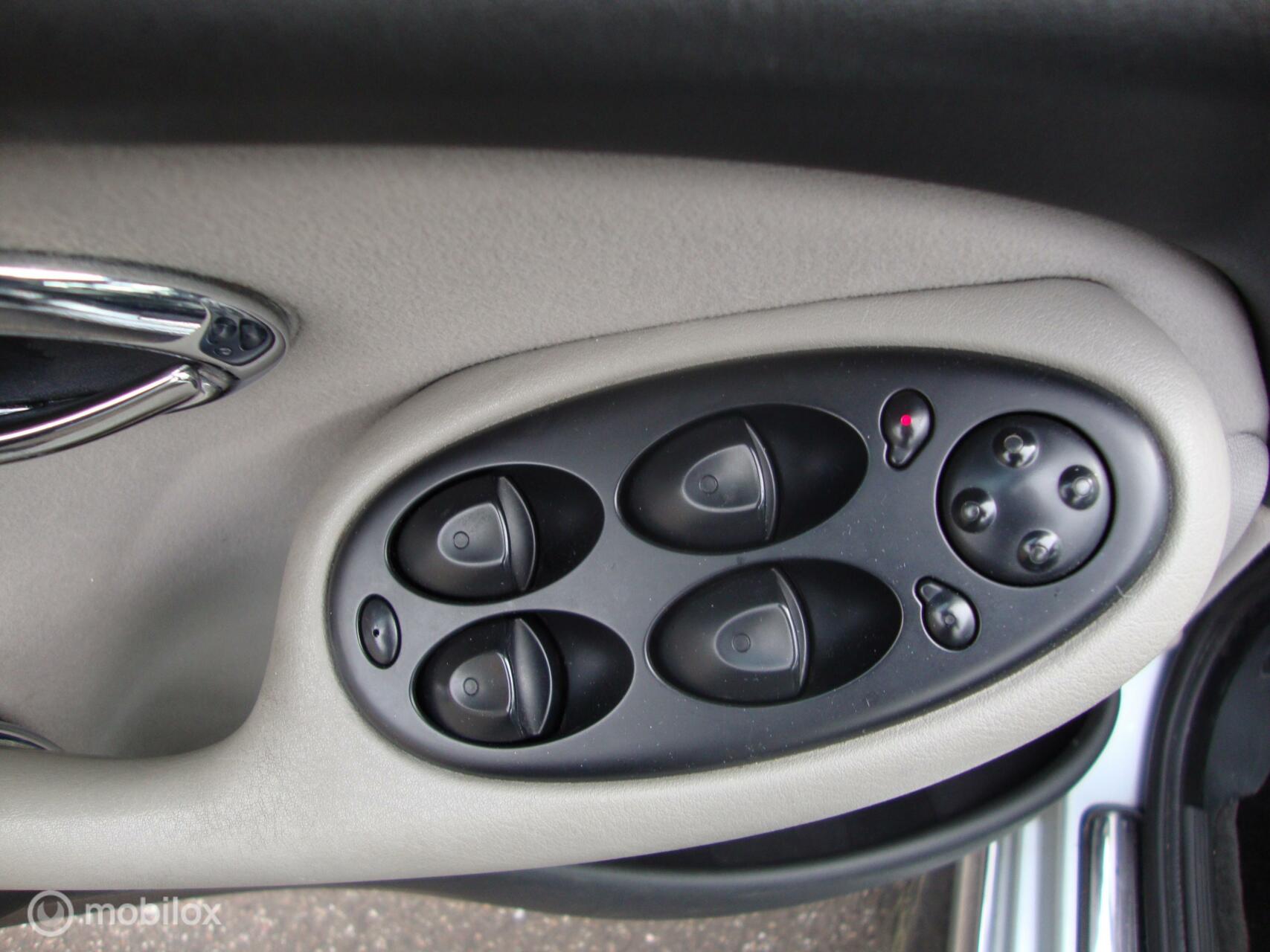 Foto van Rover 75