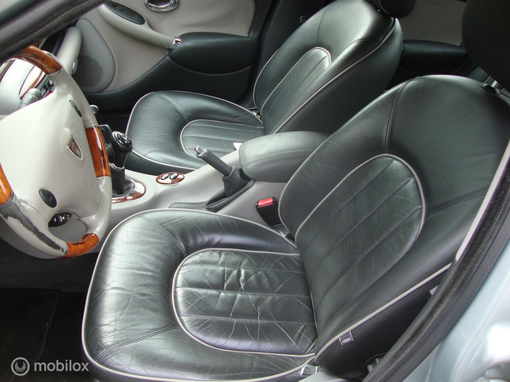 Foto van Rover 75