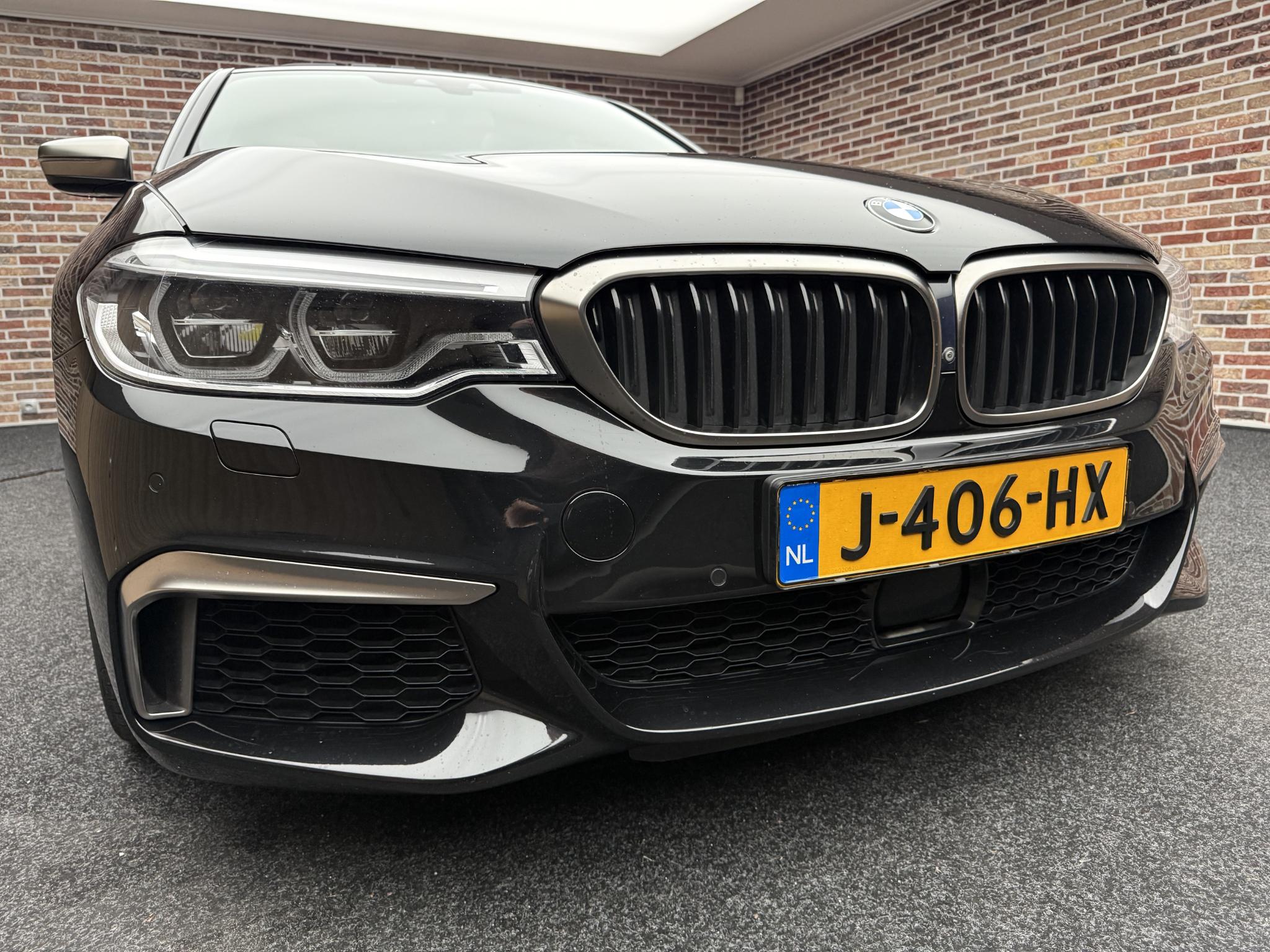 Foto van BMW M550i xDrive
