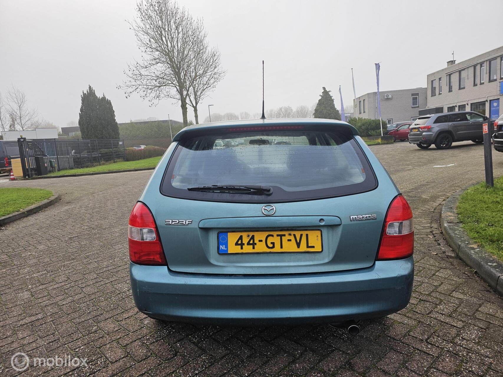 Foto van Mazda Mazda 323f