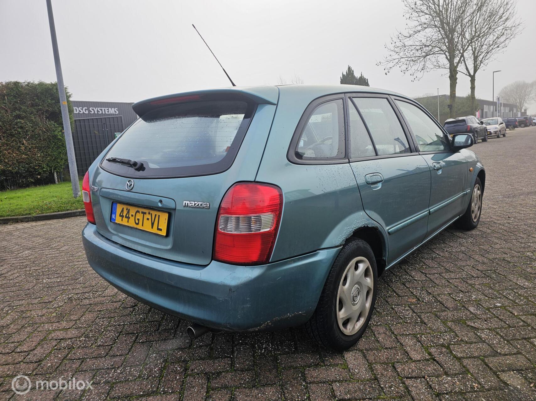 Foto van Mazda Mazda 323f