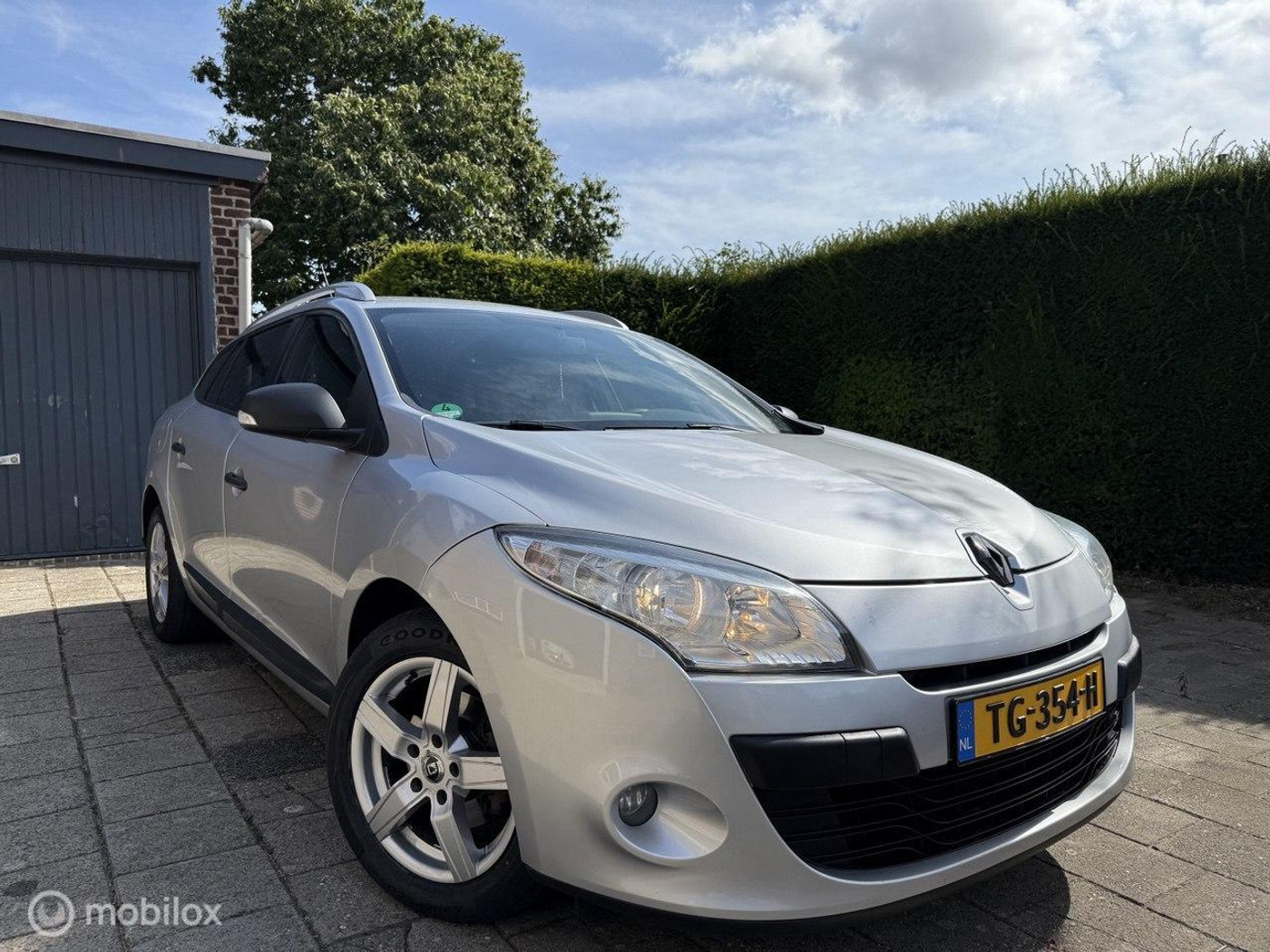 Renault Mégane Estate 1.5 dCi Expression 2011 - voorkant