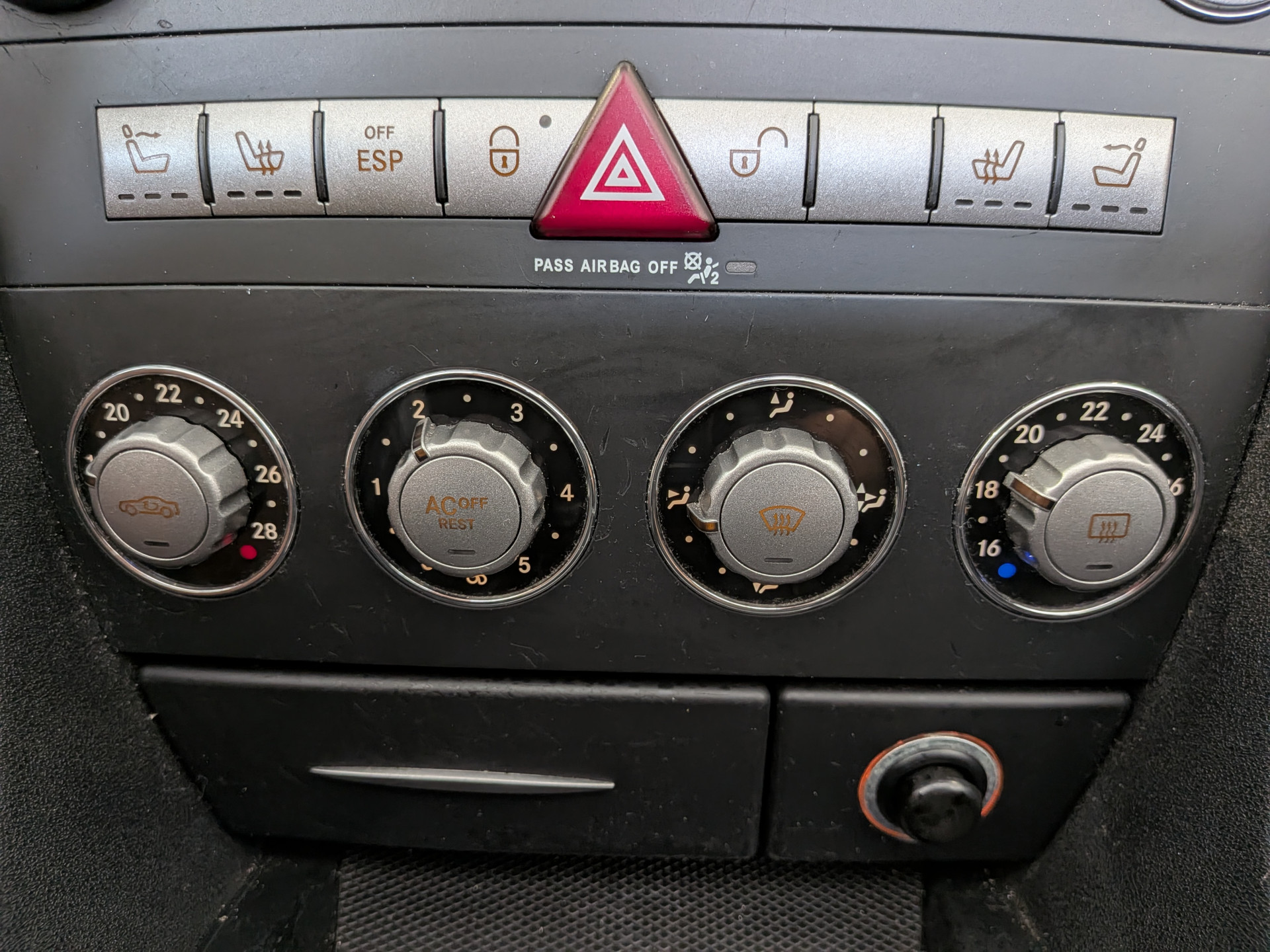 Foto van Mercedes-Benz SLK 200 Kompressor