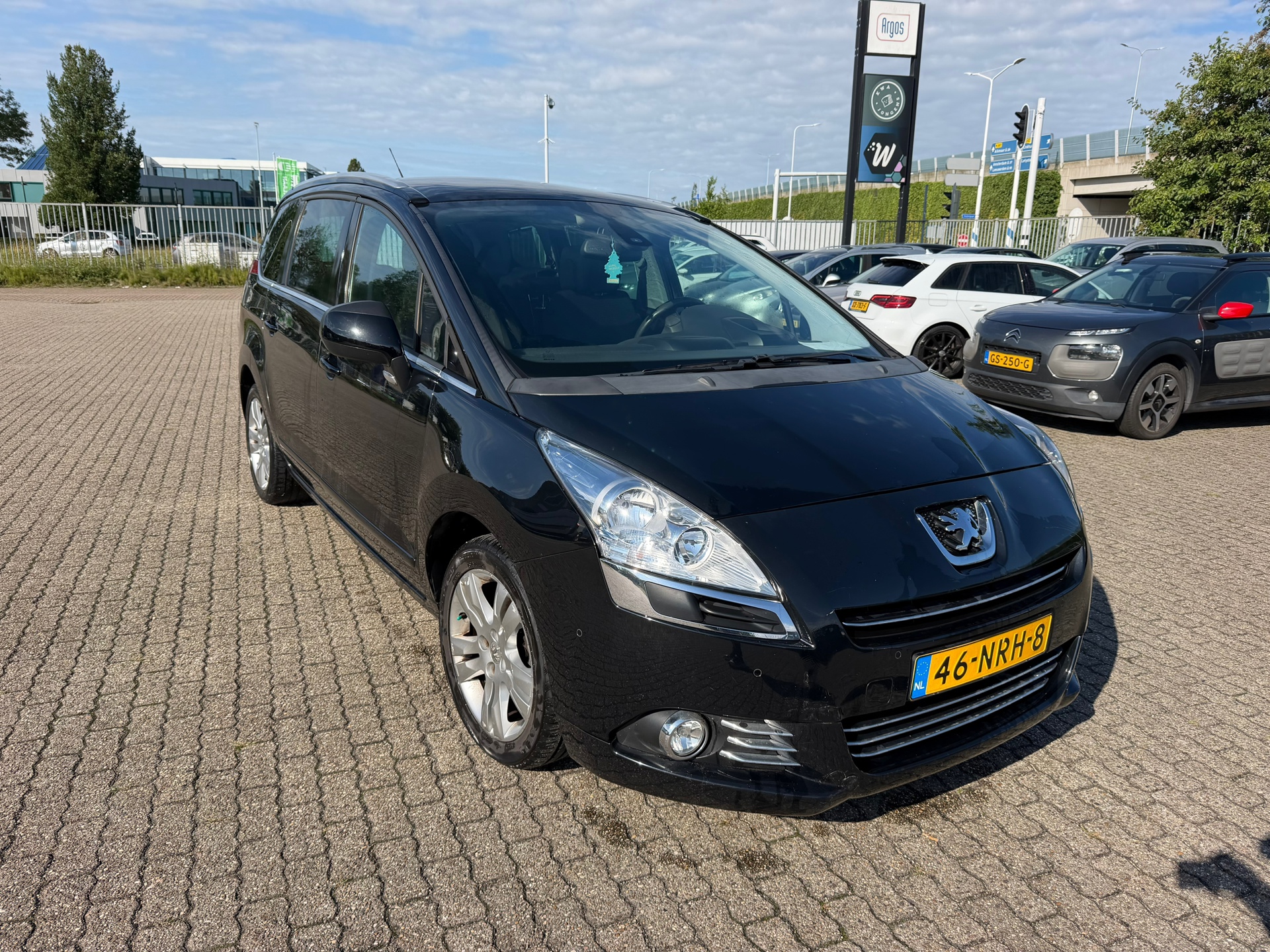 Foto van Peugeot 5008