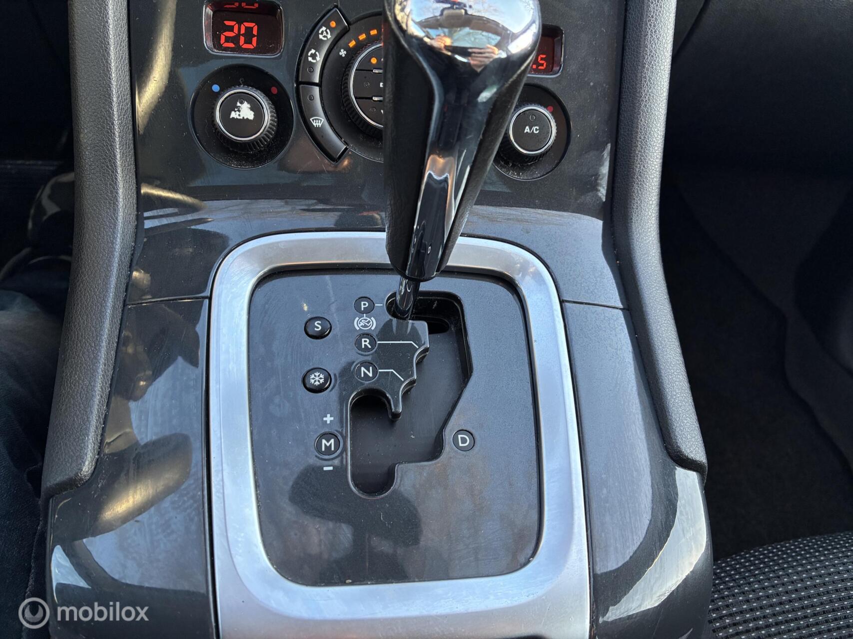 Foto van Peugeot 5008