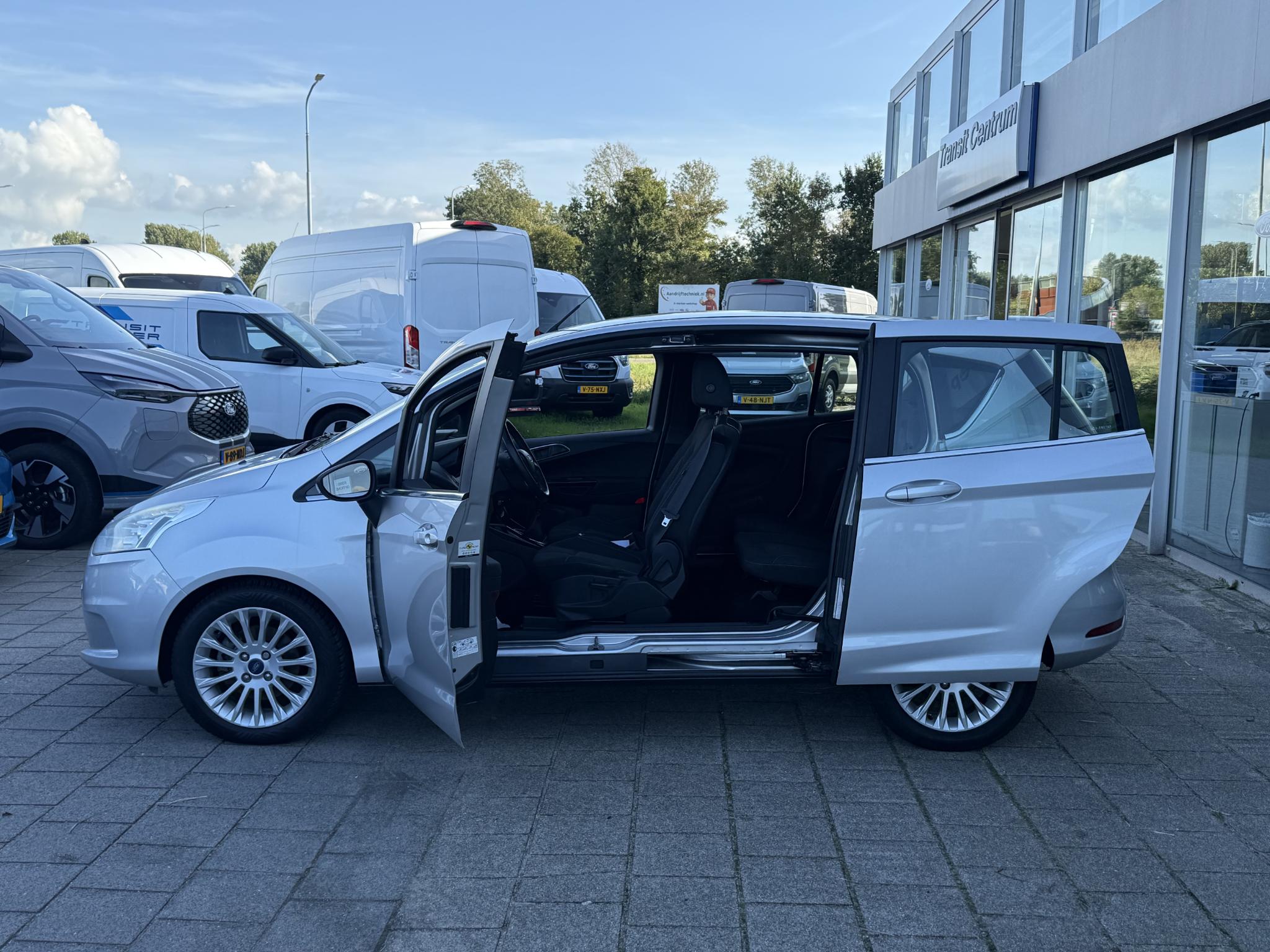 Foto van Ford B-max