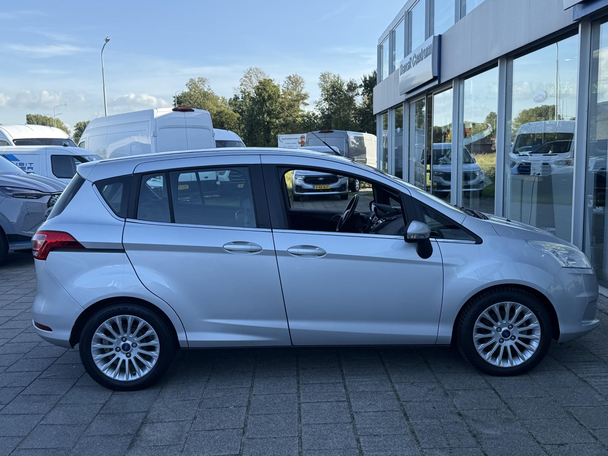 Foto van Ford B-max