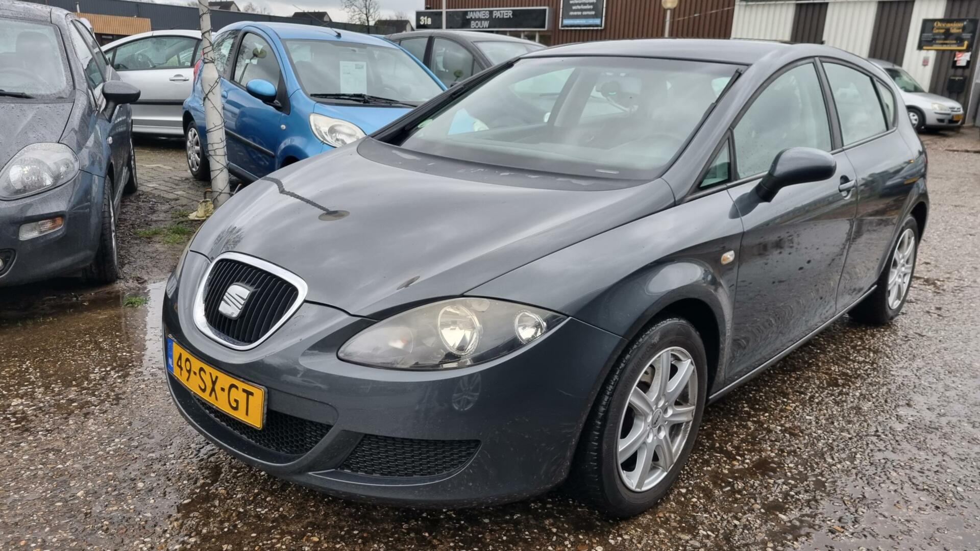 Seat Leon 1.6 Reference?€1499,-?incl nieuwe apk 2006 - voorkant
