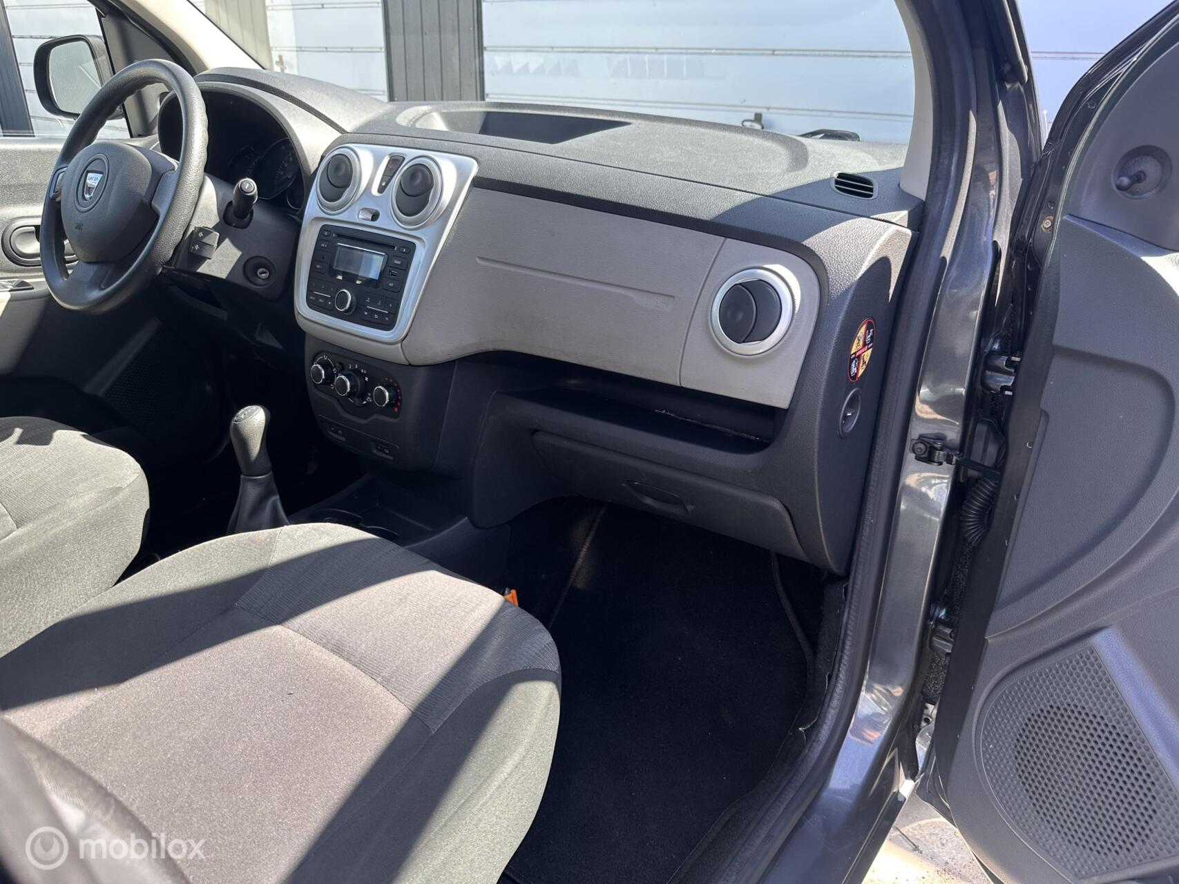 Foto van Dacia Lodgy
