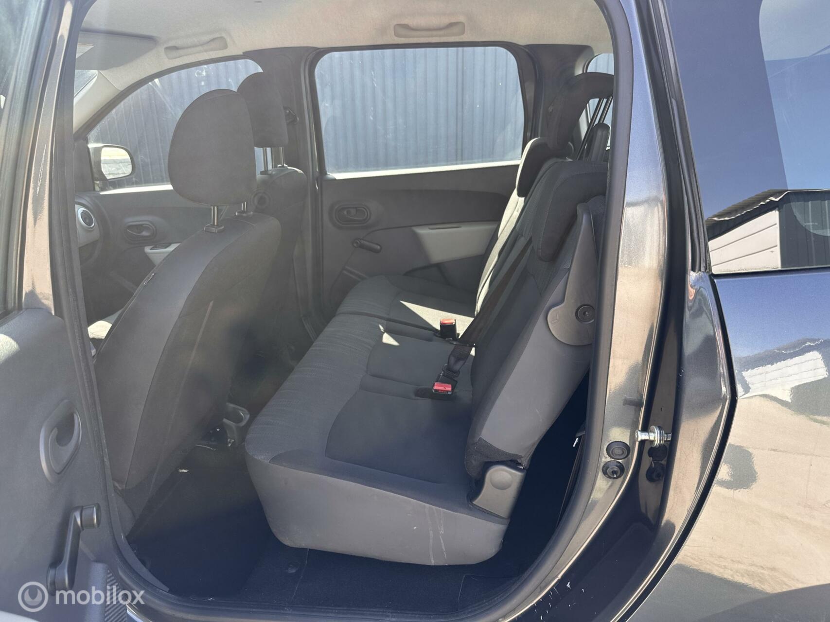 Foto van Dacia Lodgy