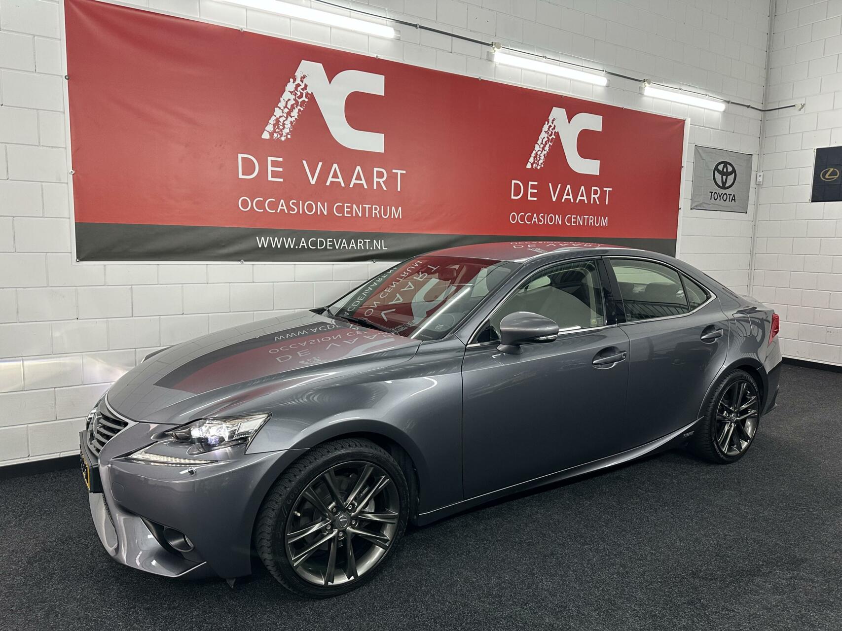 Lexus Is 300h First Edition - VERKOCHT! 2013 - voorkant