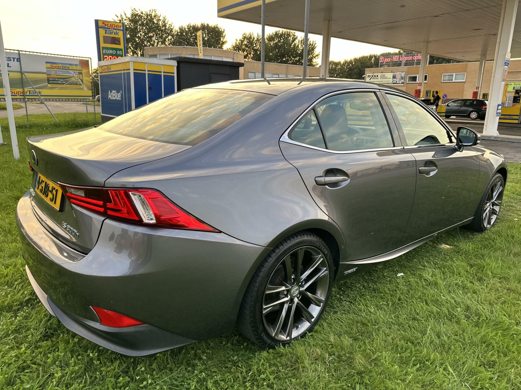 Foto van Lexus Is
