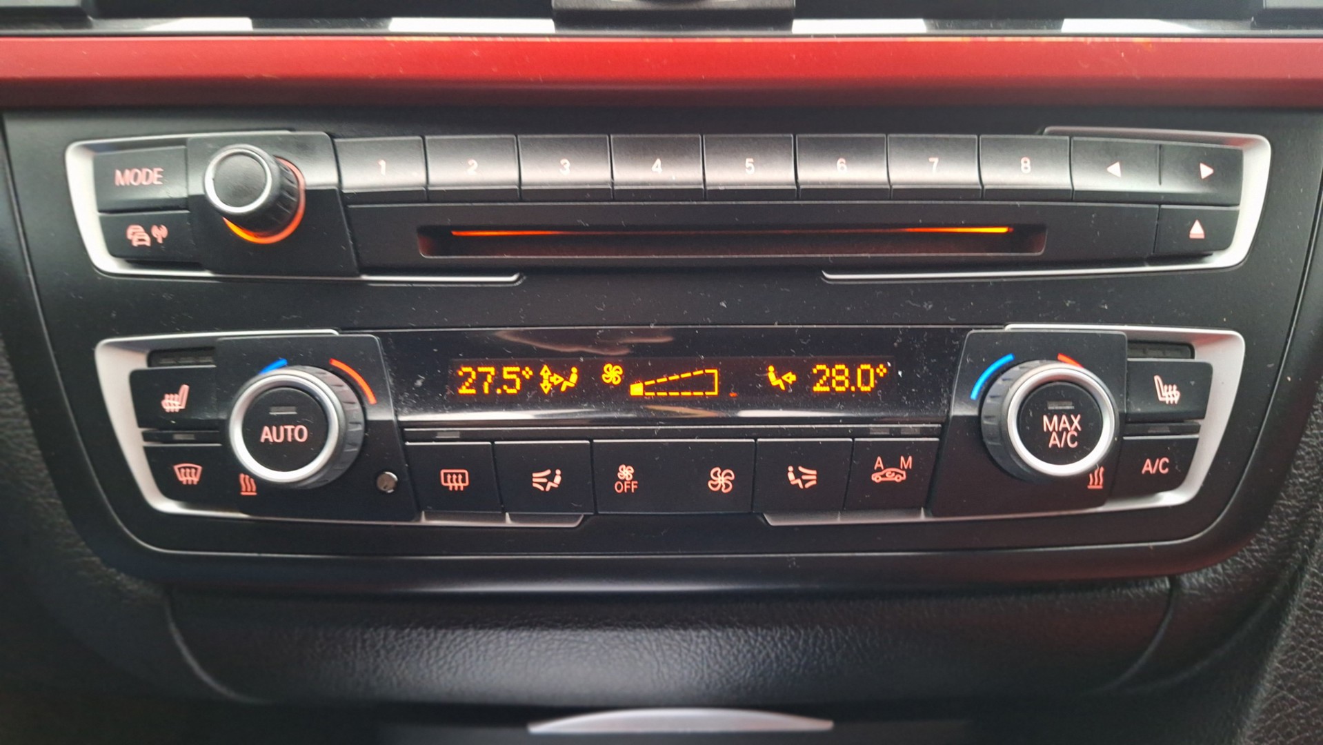 Foto van BMW 320i Ed