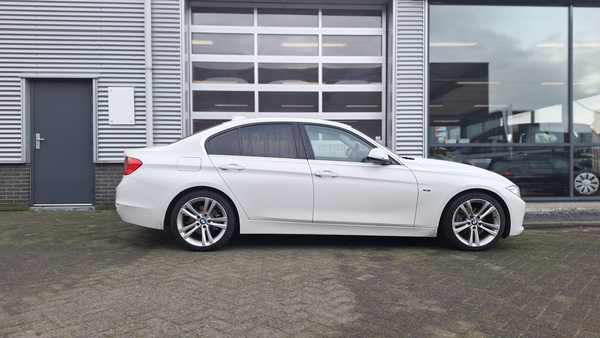 Foto van BMW 320i Ed