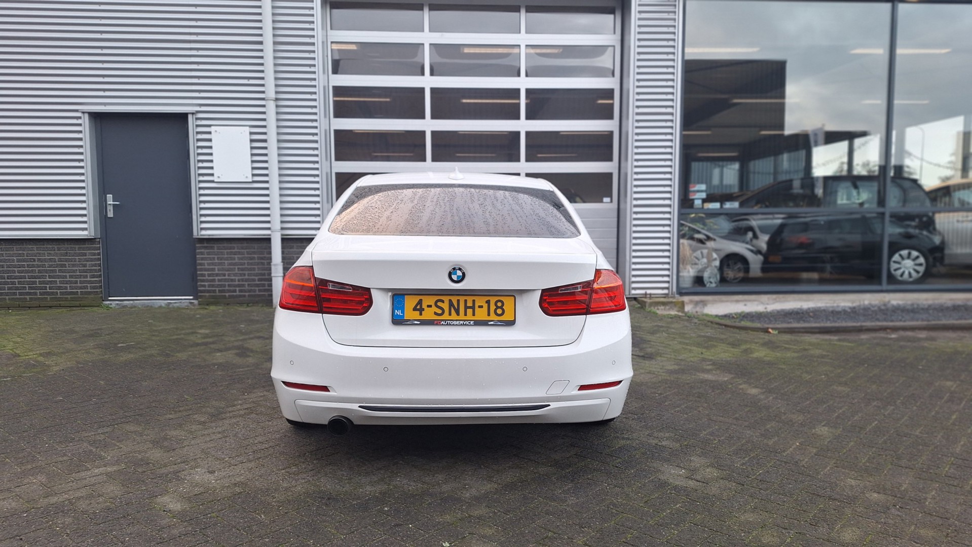Foto van BMW 320i Ed
