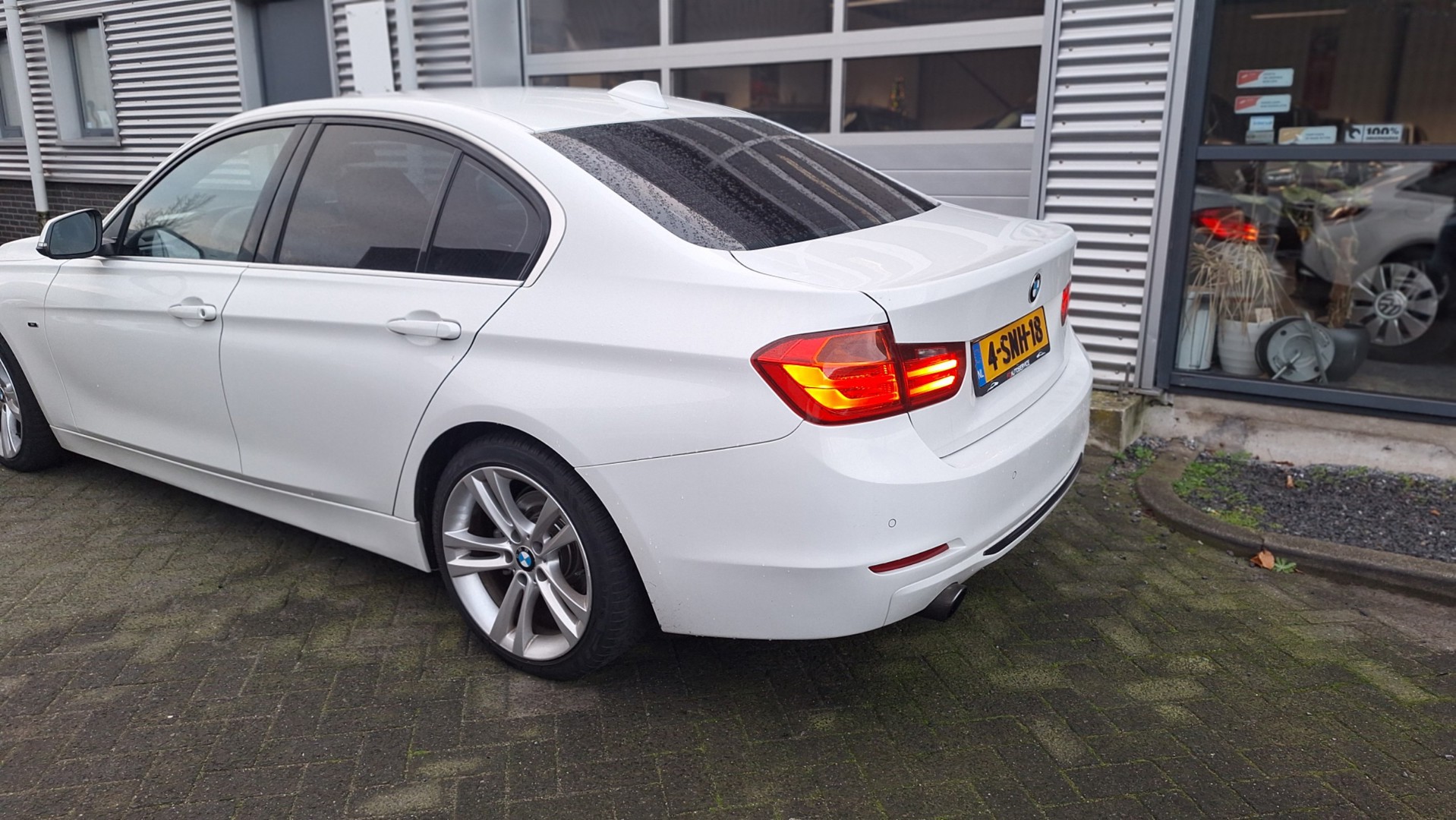Foto van BMW 320i Ed